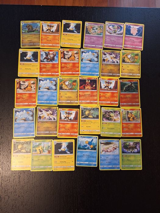 Lote de 30 Cartas Pokémon — em  bom estado