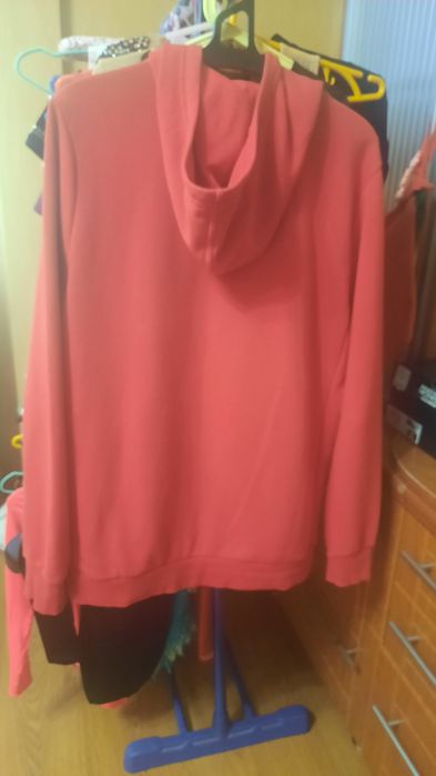 Продам спортивний реглан