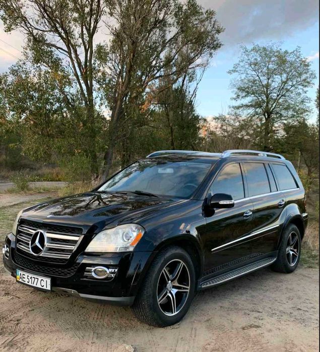 Mercedes Benz GL – Class  550 AT 4 Matio