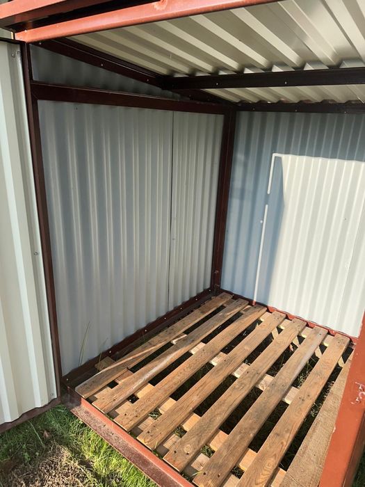 Garaż blaszany mały na narzedzia, wózek inwalidzki