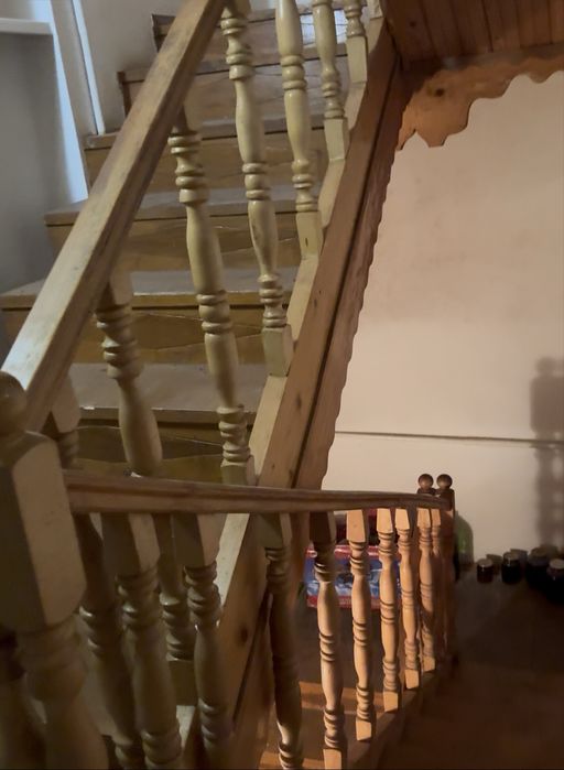 Сходи з перилами