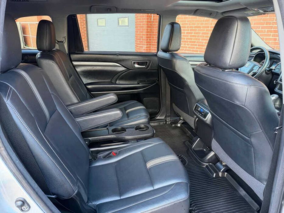 Toyota Highlander      2017