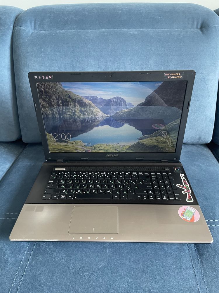 Ноутбук ASUS K75VM / 17.3” / Core i5 / 12 ГБ ОЗП / GeForce