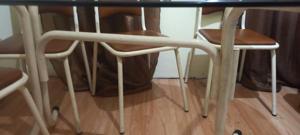 Mesa de jantar de vidro