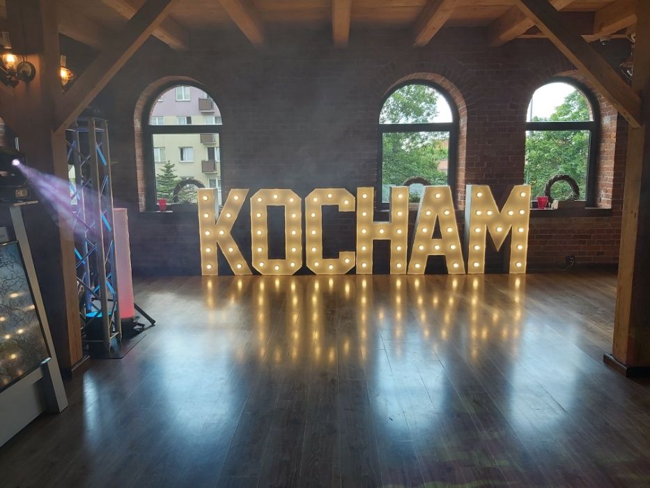 Dekoracje Serce, KOCHAM, LOVE, cyfry, ledony, inicjały, skrzydła, neon