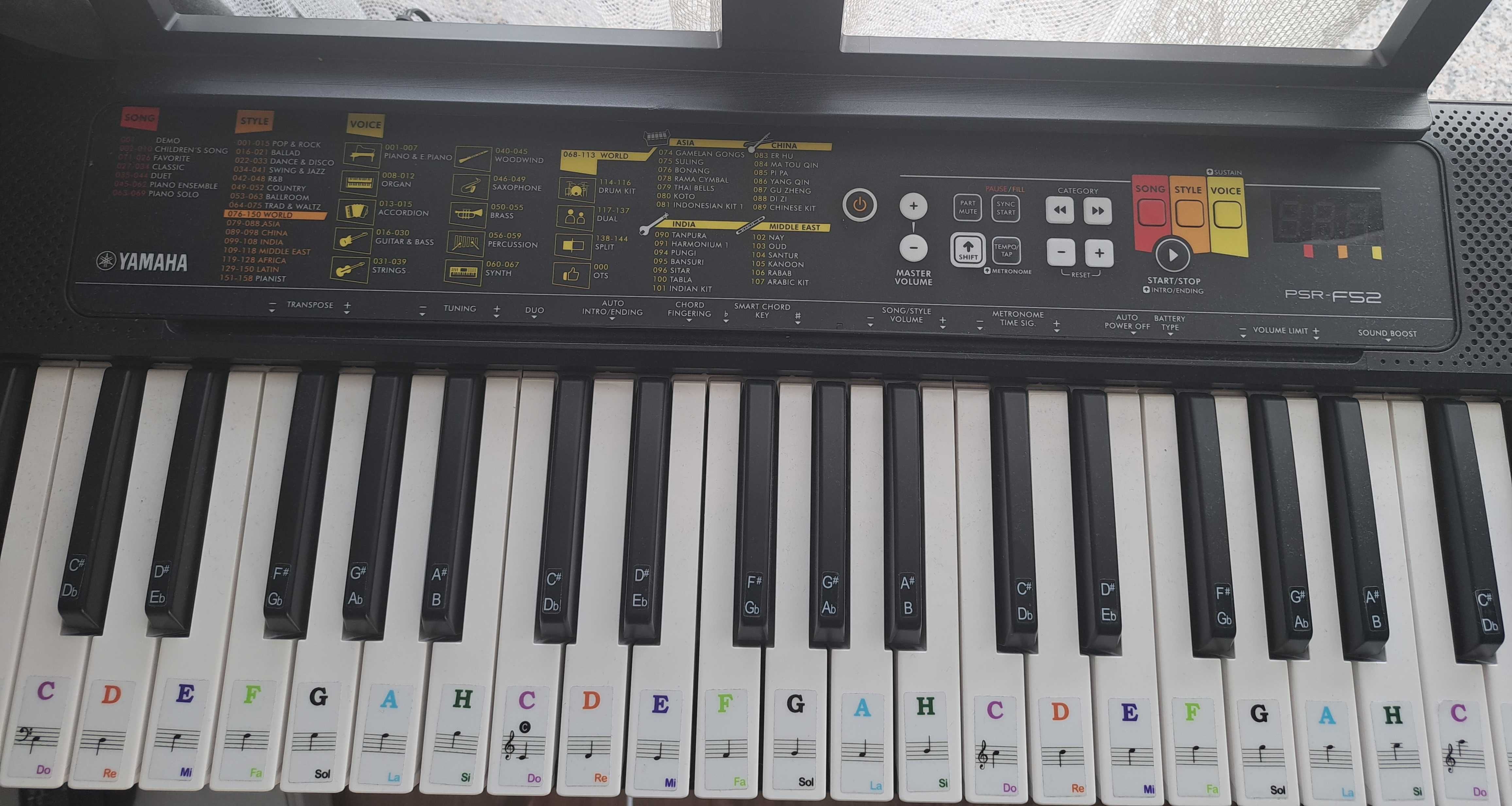 Keyboard YAMAHA PSR-F52