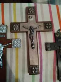 3 Crucifixos em Pau Santo e Prata