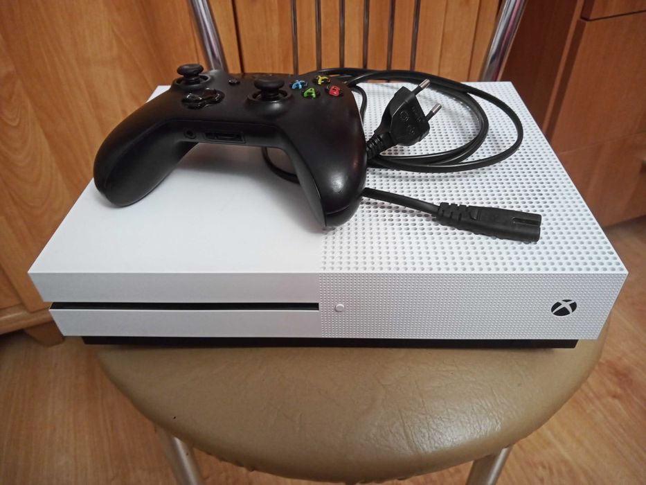 Xbox one S + pad