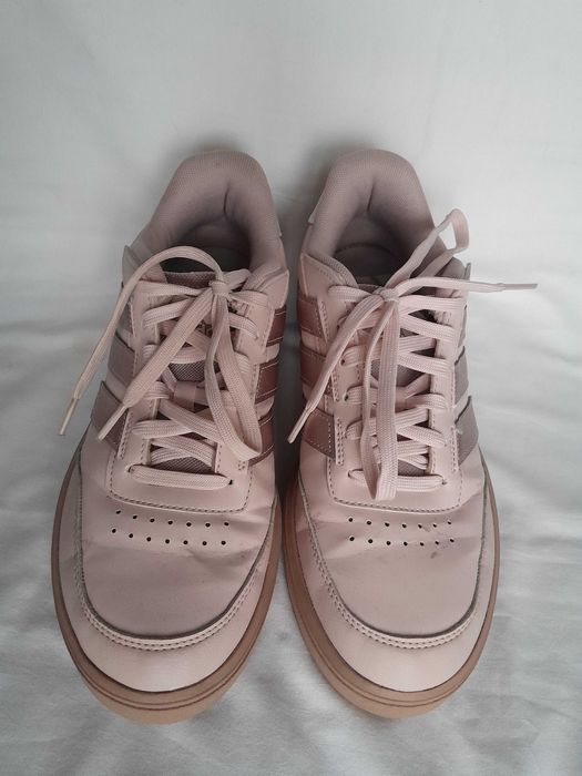 Sprzedam buty damskie adidas Courtblock
