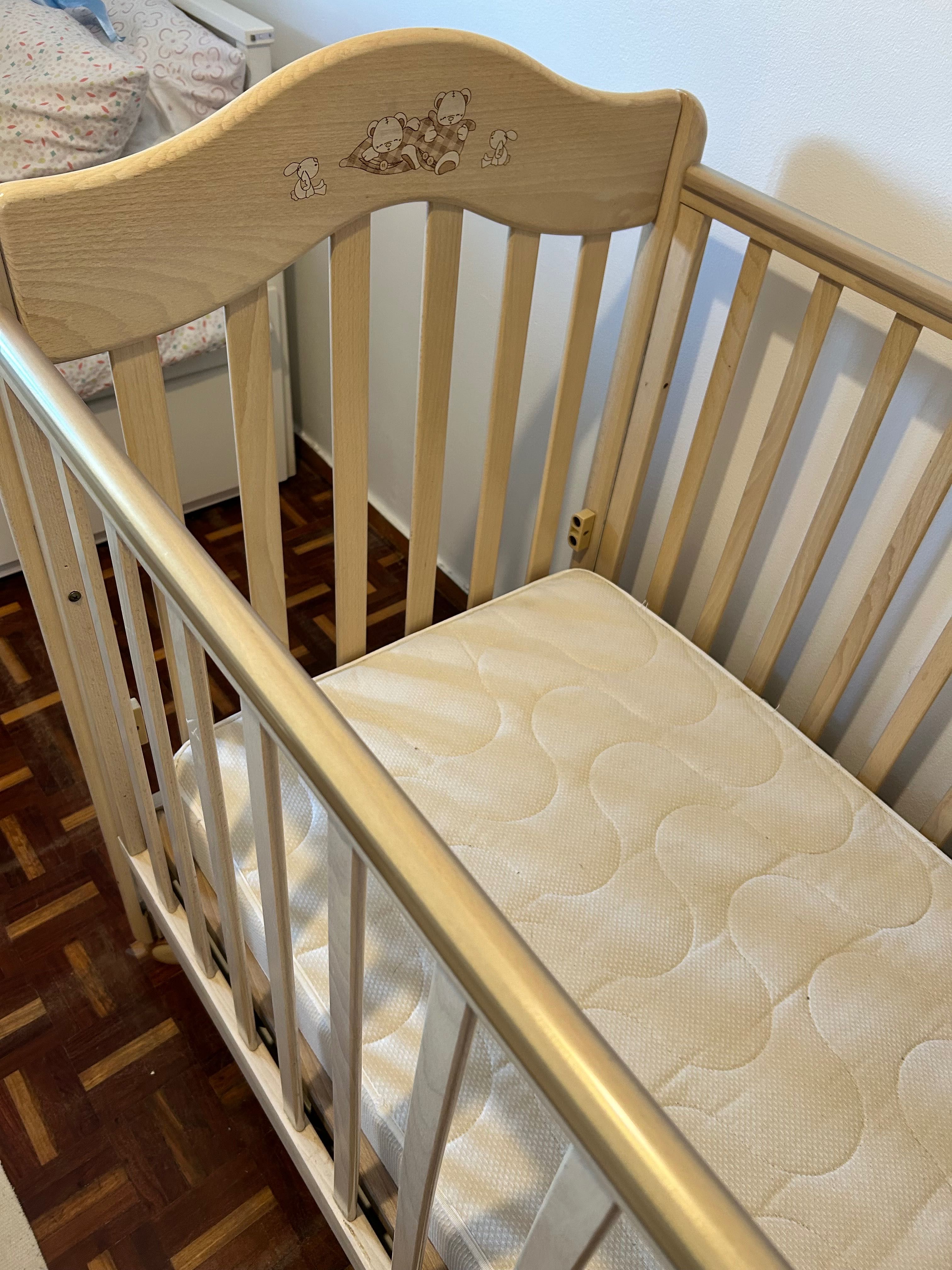 Berço pre Natal com colchão e gaveta