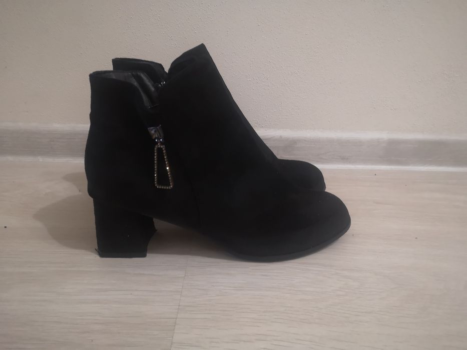 Ботильйони туфлі жіночі