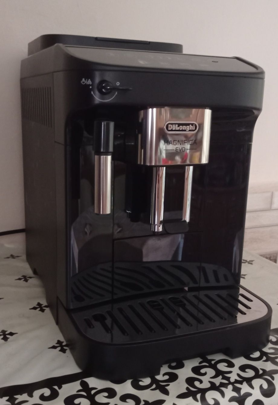 Продам кофемашину Delonghi в м. Хуст