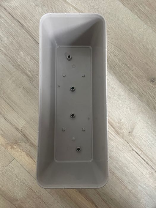 Doniczka długa plastikowa