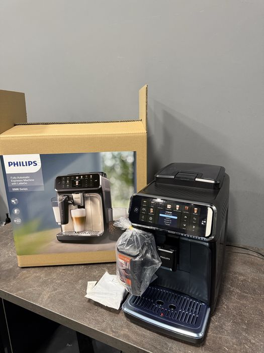 Кавомашина Philips 5500 нова! Заводське пакування!