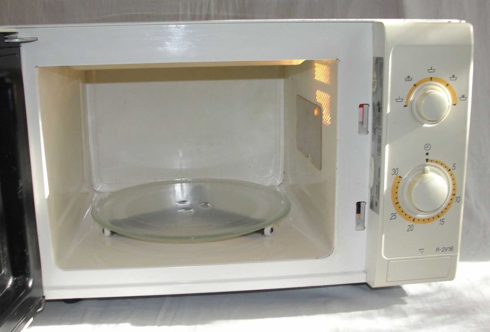 Мікрохвильова піч Sharp