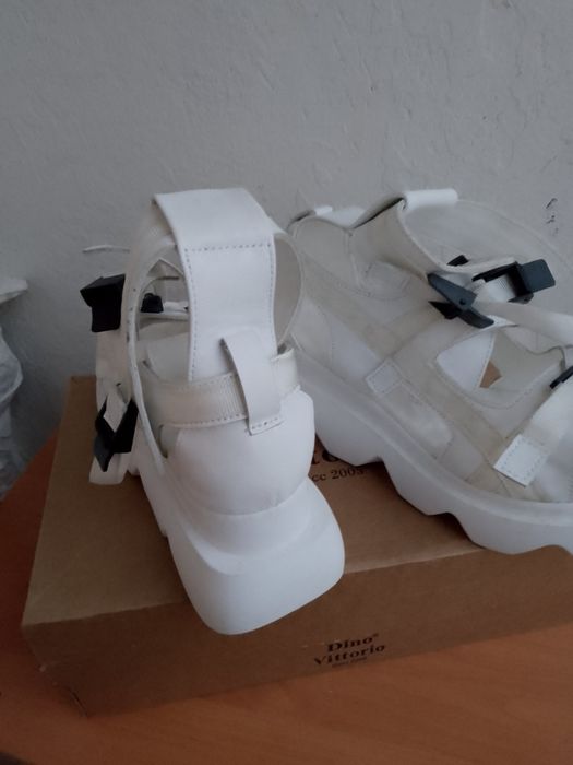 Продаю! Босоножки женские кожаные.