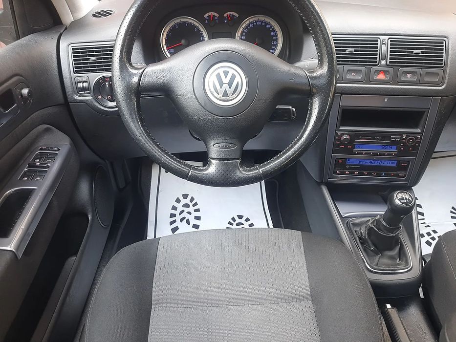 Volkswagen Golf MPI _ PACIFIC _ szyberdach _ oryginał