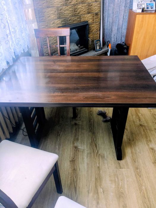 Sprzedam stół z 3 krzesłami piękny model