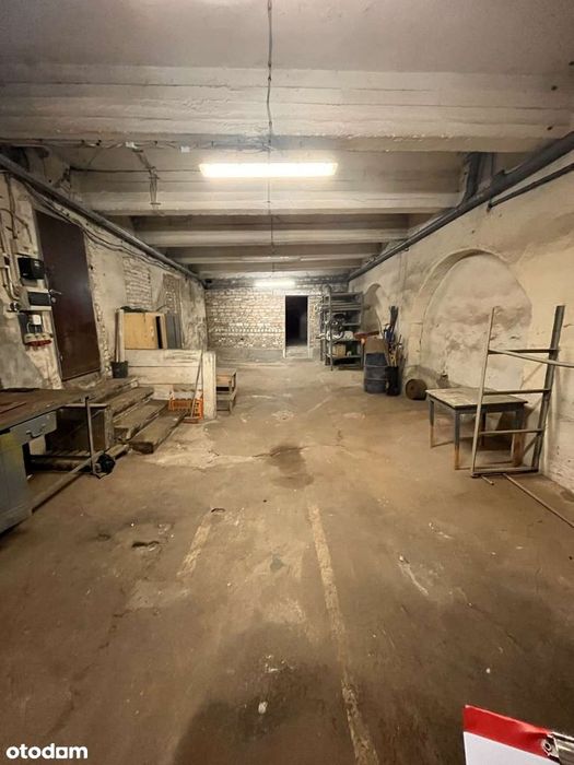 Duża piwnica na wynajem.