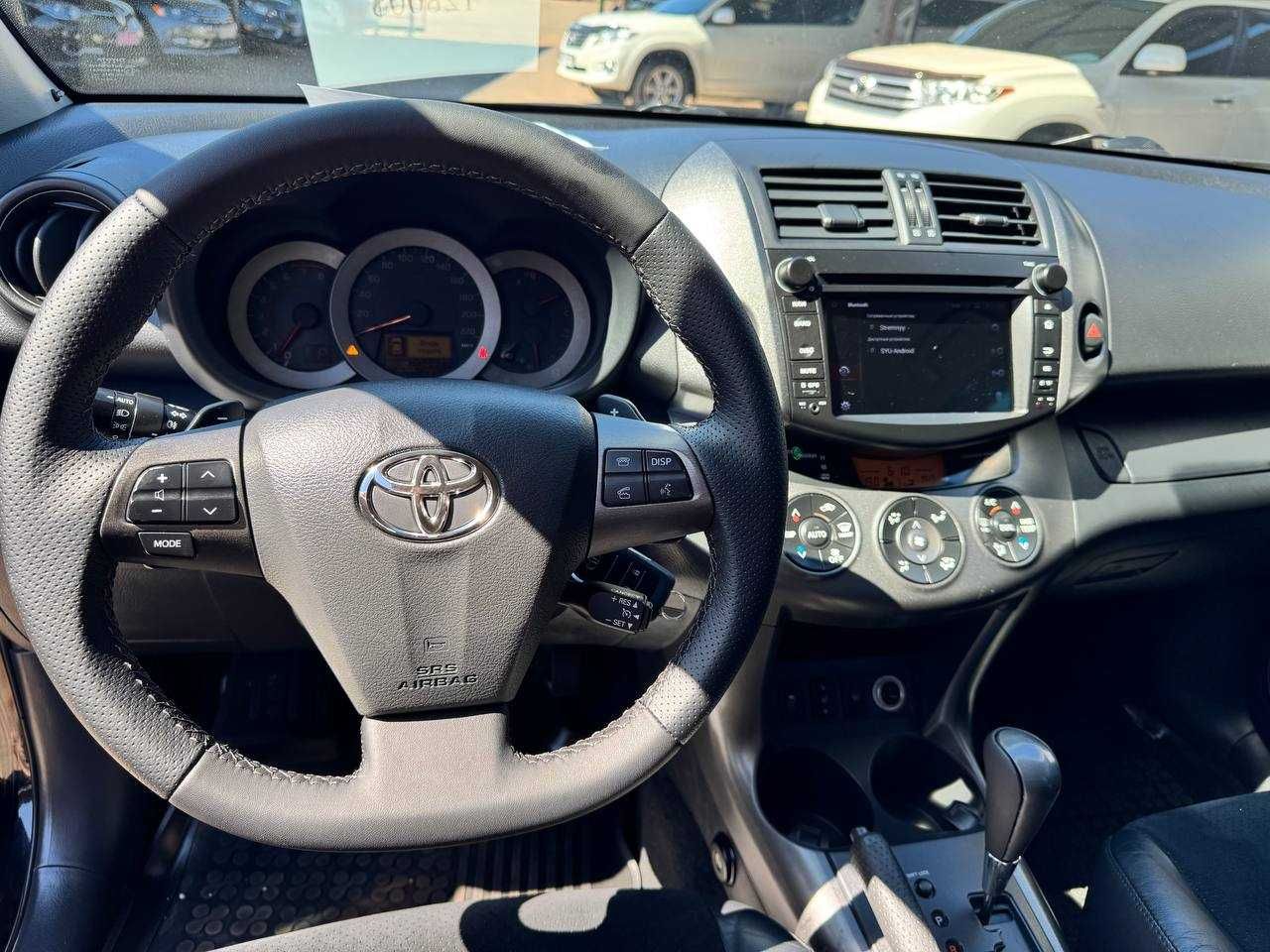 Toyota Rav 4 2011p