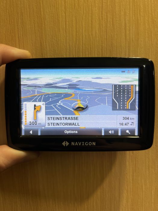 GPS-навігатор Navigon працює без інтернету  Україна + Європа