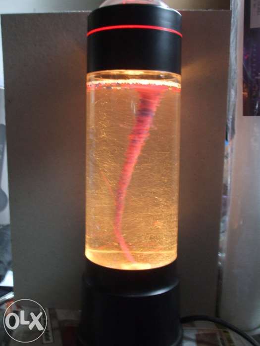 Lampiony , lampa z tornadem