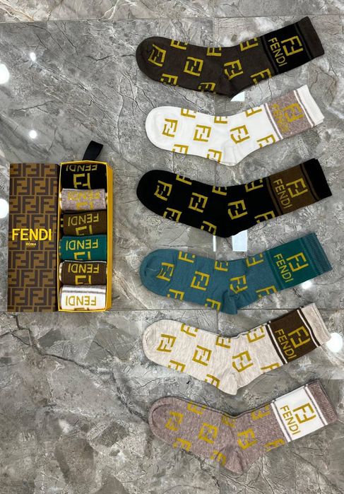 Nowe męskie skarpety Fendi w pudełku 6 par 40/45
