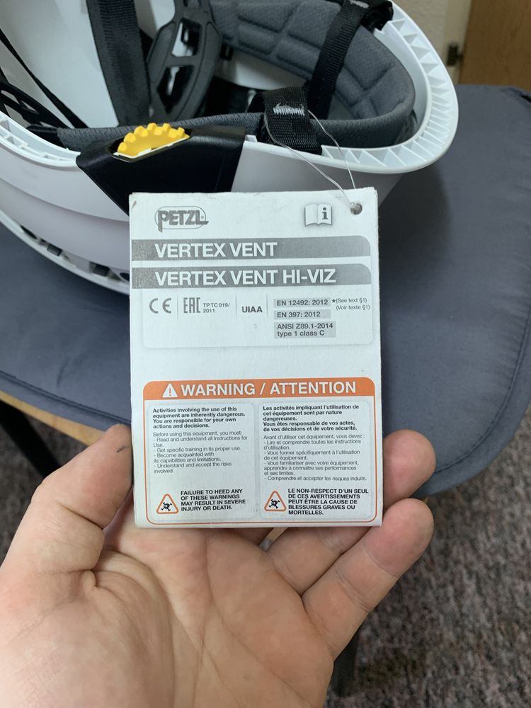 Kask przemyslowy petzel vertex vent biały