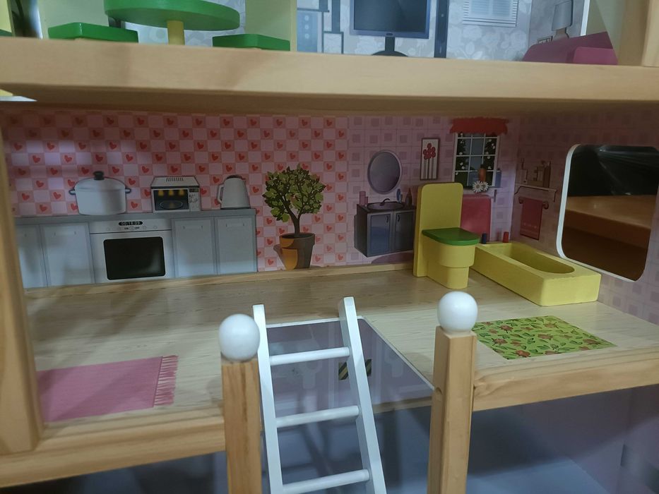 Casinha de madeira para brincar com acessórios