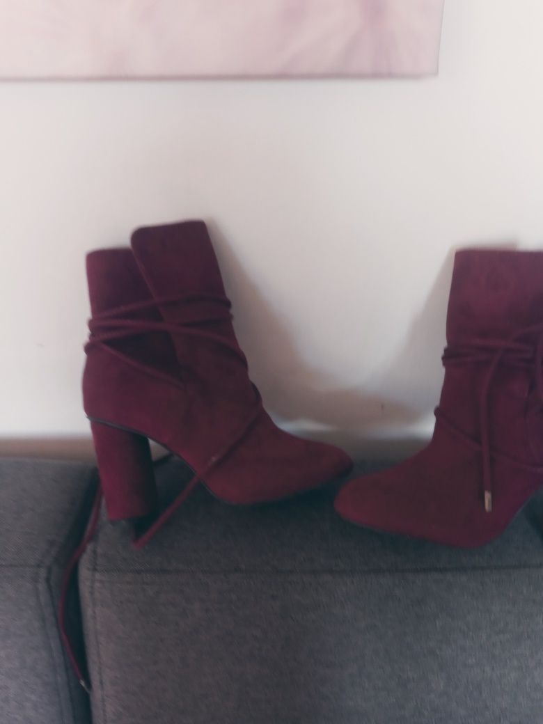 Botki bordo zamsz obcas wiazanie 35