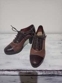 Sapatos em pele vintage