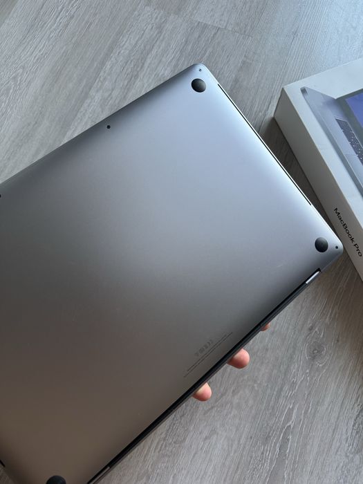macbook pro 16 (2019) 16/500gb офіційний touch bar
