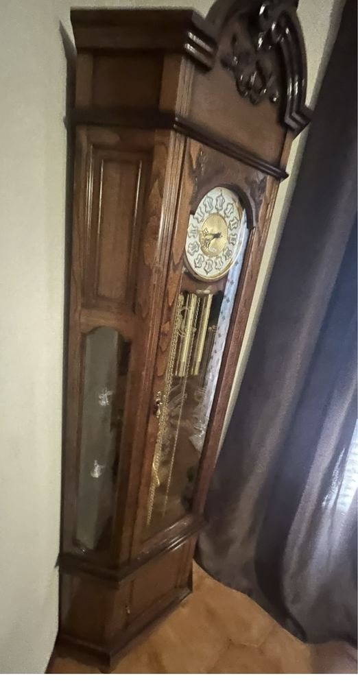 Relógio de cordas alto