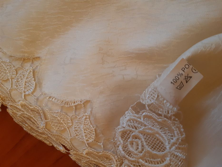 Sliczna haftowana serweta 80 cm