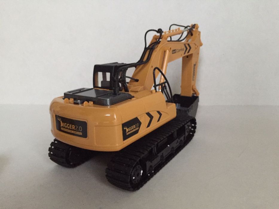 Koparka Revell Control Digger 2.0 skala 1:16 zdalnie sterowana 2,4 GHz