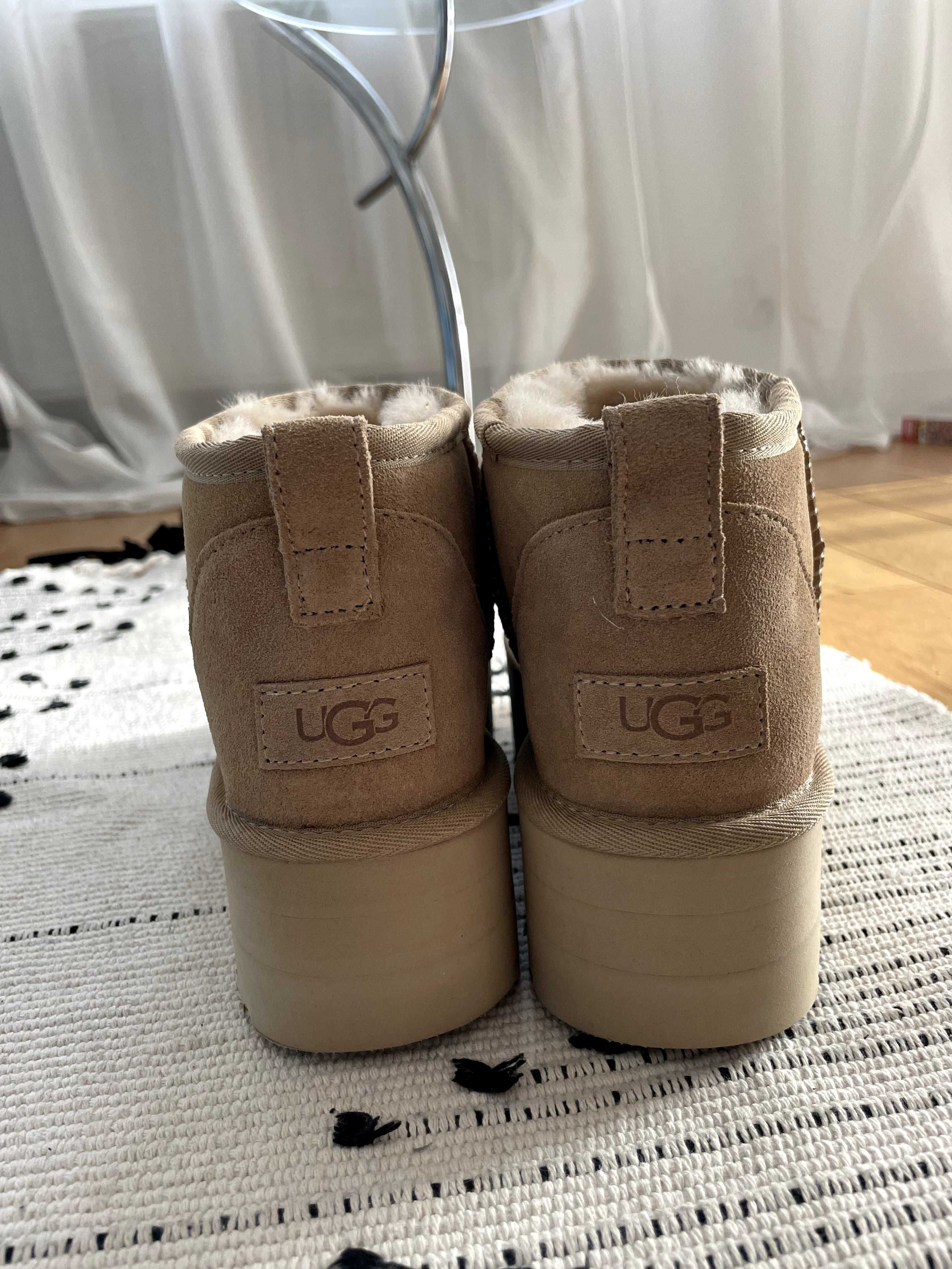 Śniegowce UGG Ultra Mini Platform Sand, rozmiar 39