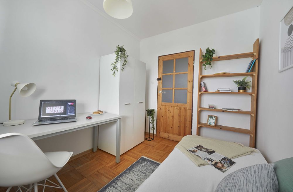Urządzony ładny pokój dla 1 osoby – Popiełuszki 6 (Nowe Miasto)