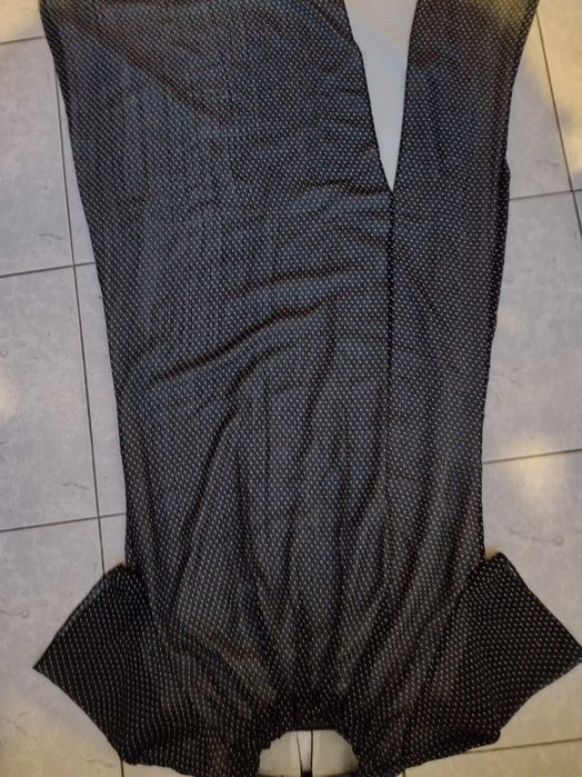 Дуже гарна довга сукня в горох 48-50