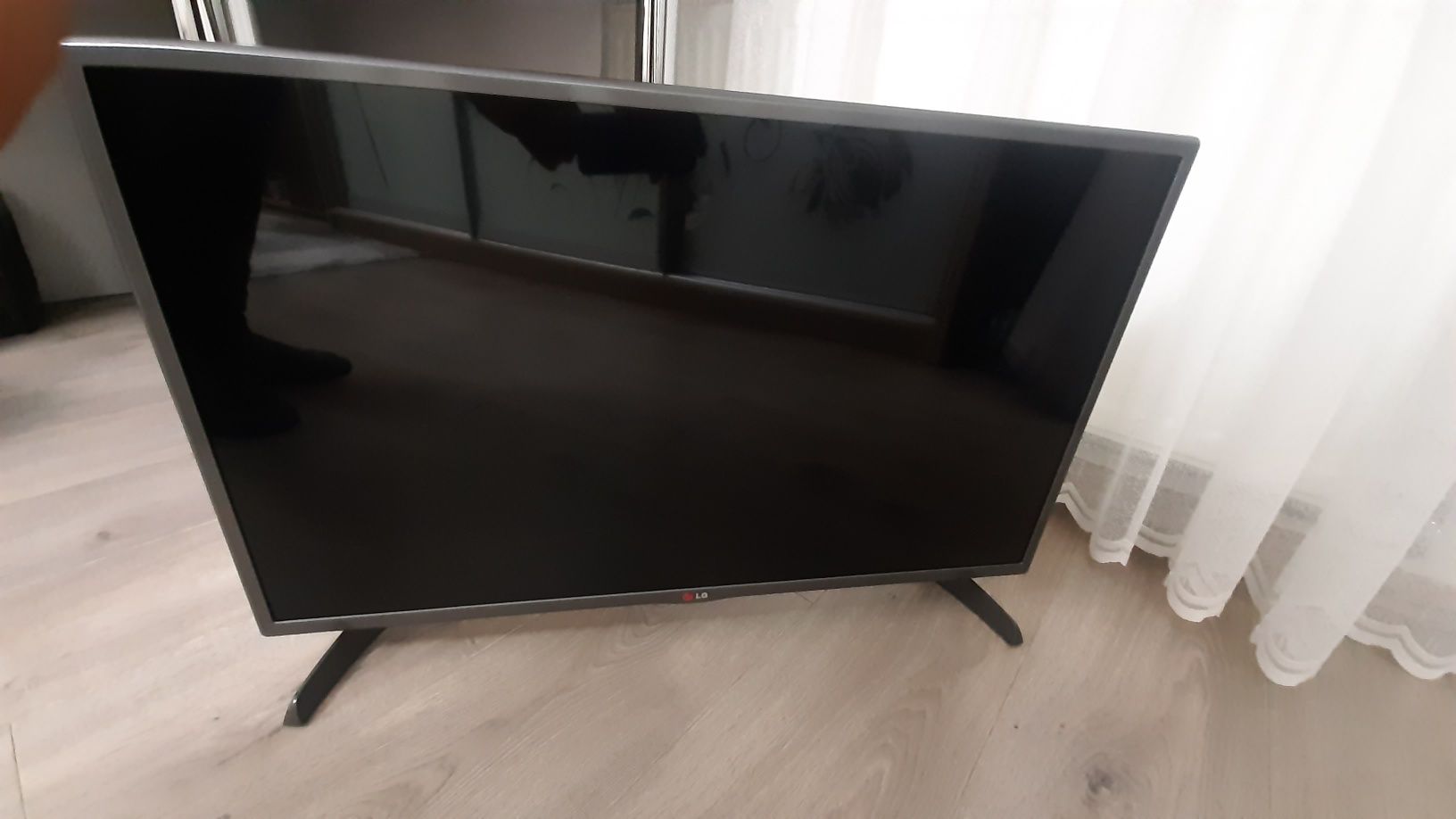 Продам корпус телевізорана  LG 32" LB563V -2T