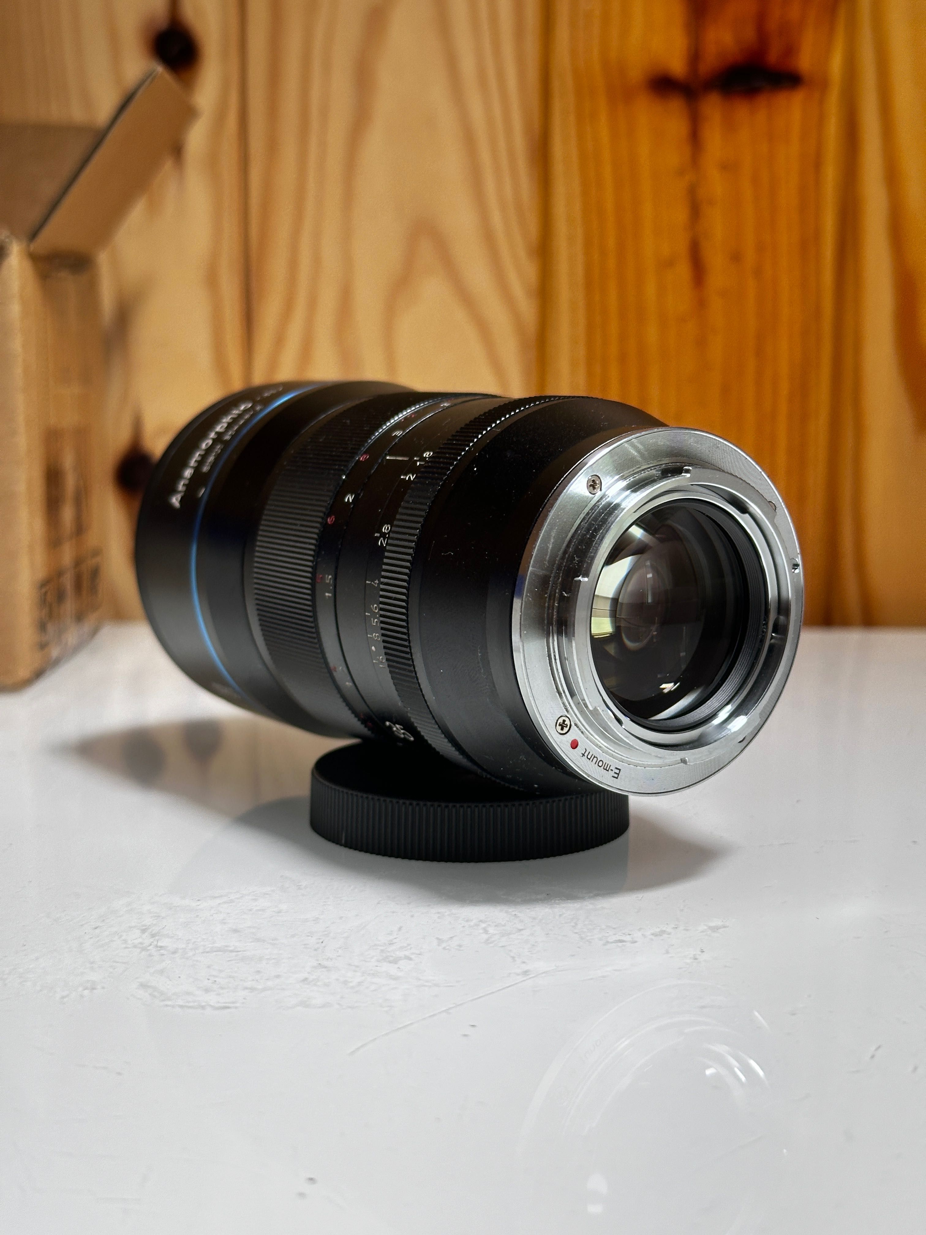 Sirui Objetiva 35mm f/1.8 1.33x Anamorphic (E-mount / EF-mount)