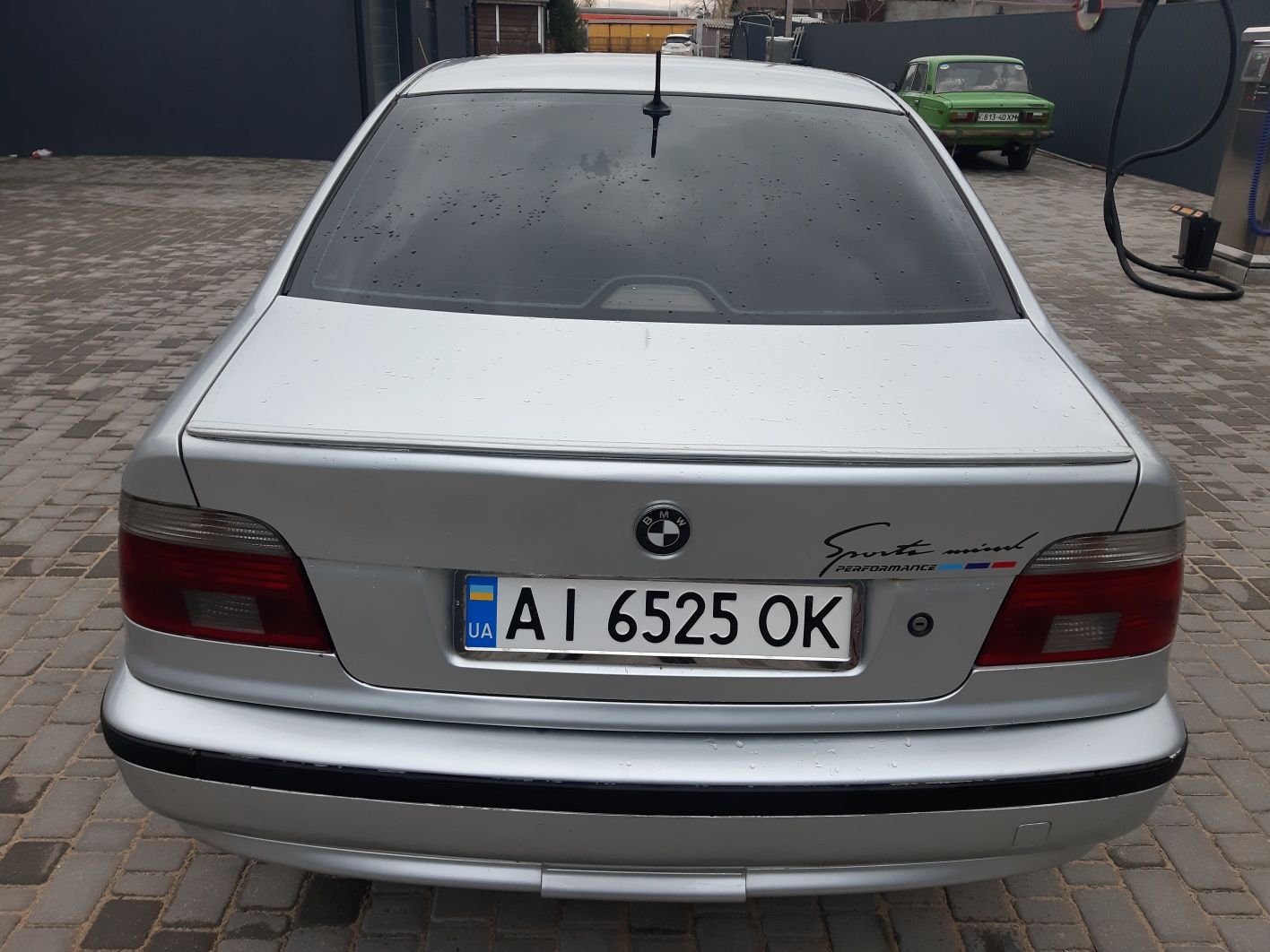 Автомобіль BMW 5-series