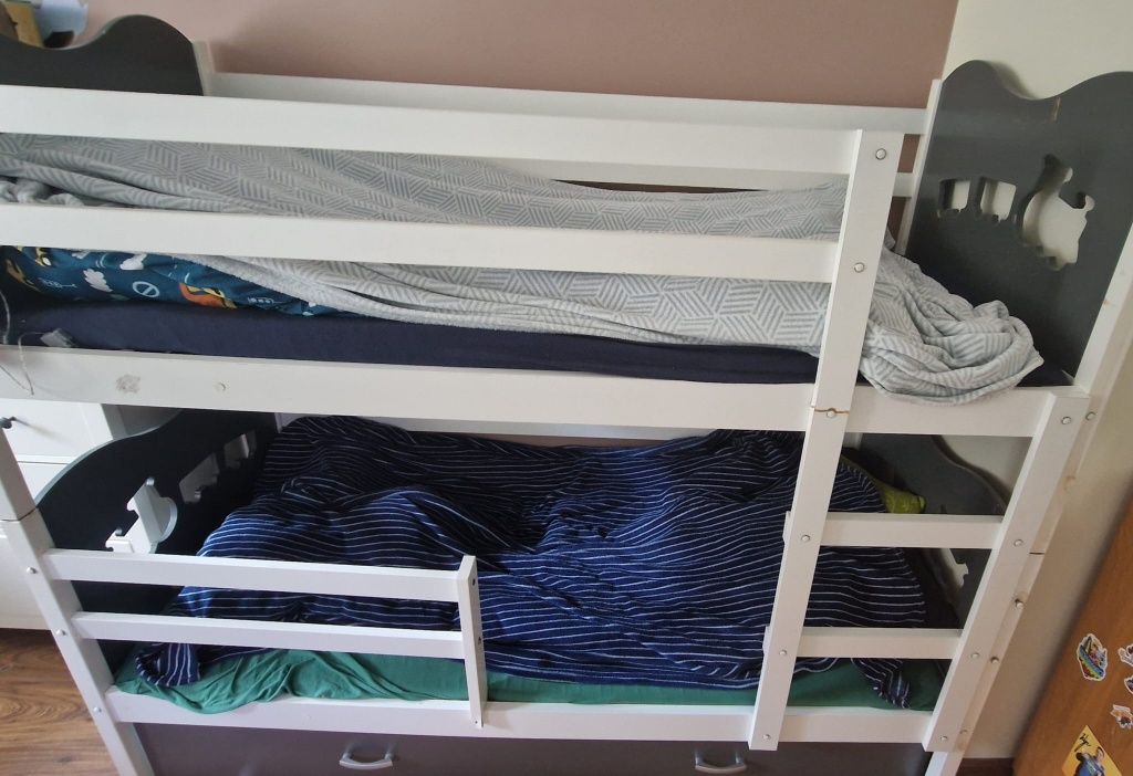 Łóżko piętrowe materace komplet szuflada do spania 3 miejsca