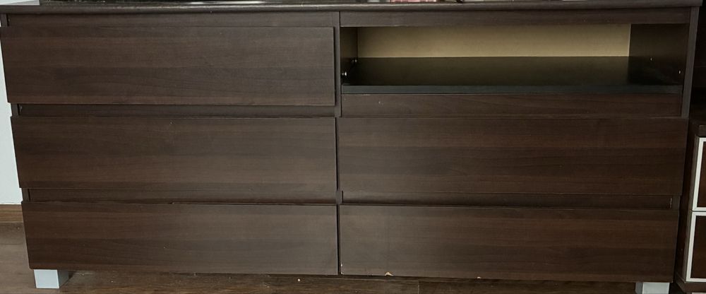 Oddam komodę z szufladami