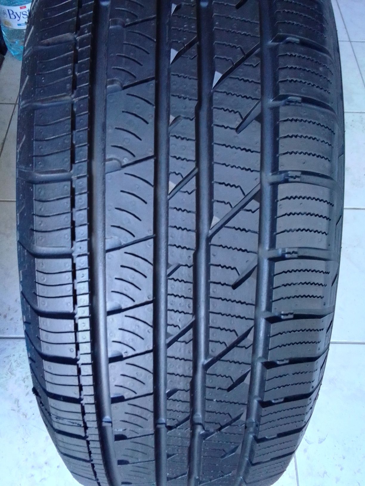 Opona wielosezonowa 255/60r18 CONTINENTAL 8mm