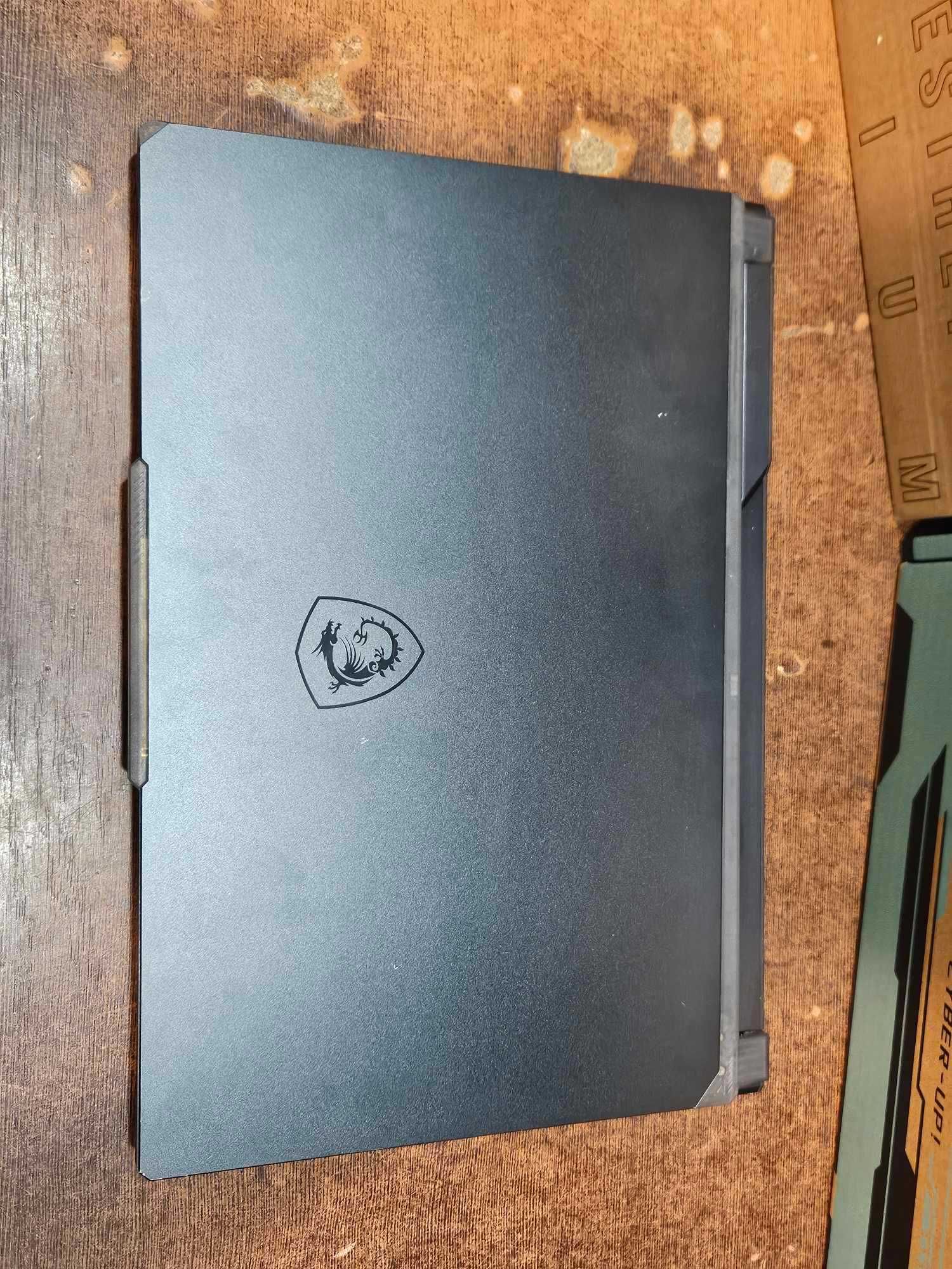 Laptop MSI Cyborg 15 16GB RAM 512GB SSD RTX4050
