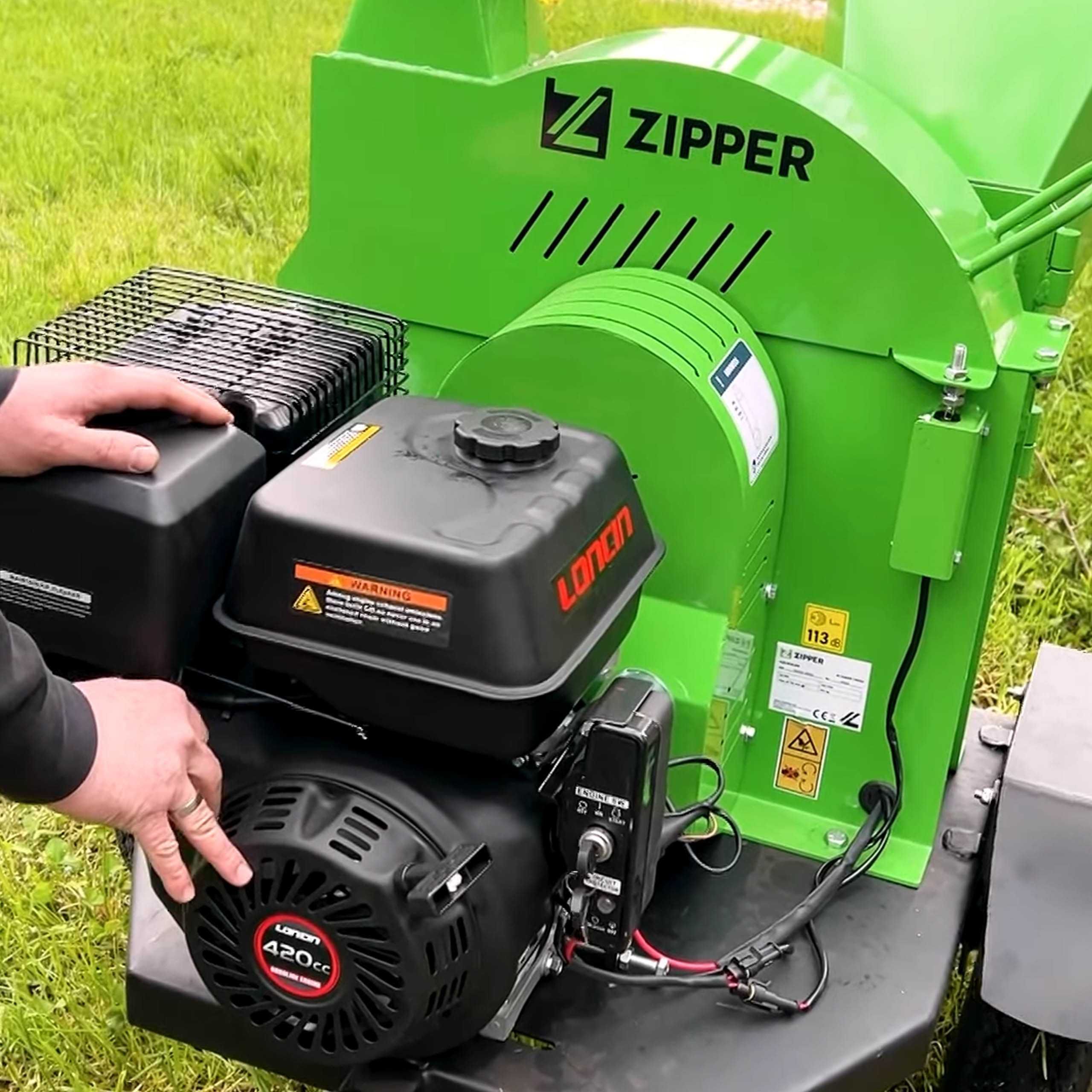 Spalinowy rębak rozdrabniacz tarczowy ZIPPER ZI-HAEK15000