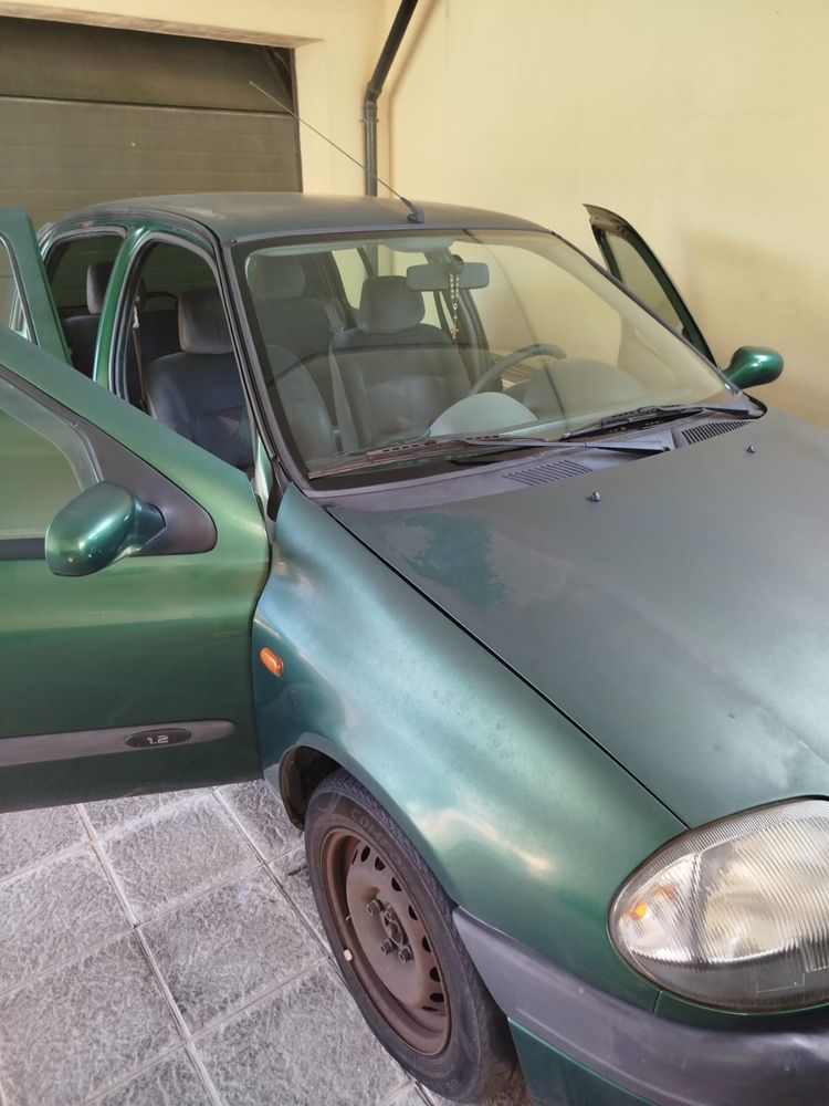 Renault clio 1.4 gasolina , vendo pela melhor oferta