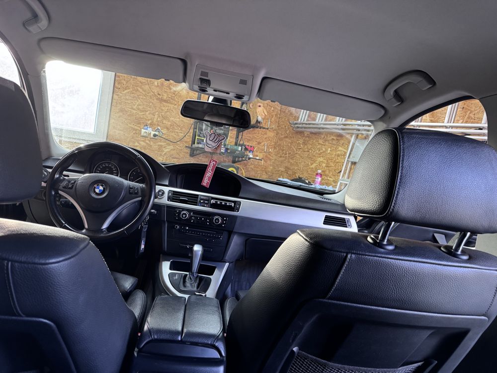 BMW E90 330iX xDrive 272KM • 2011 • 170 tys km