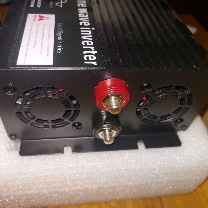 Інвектор Volttronik з чистим сінусом 12/220 вольт 4квт.