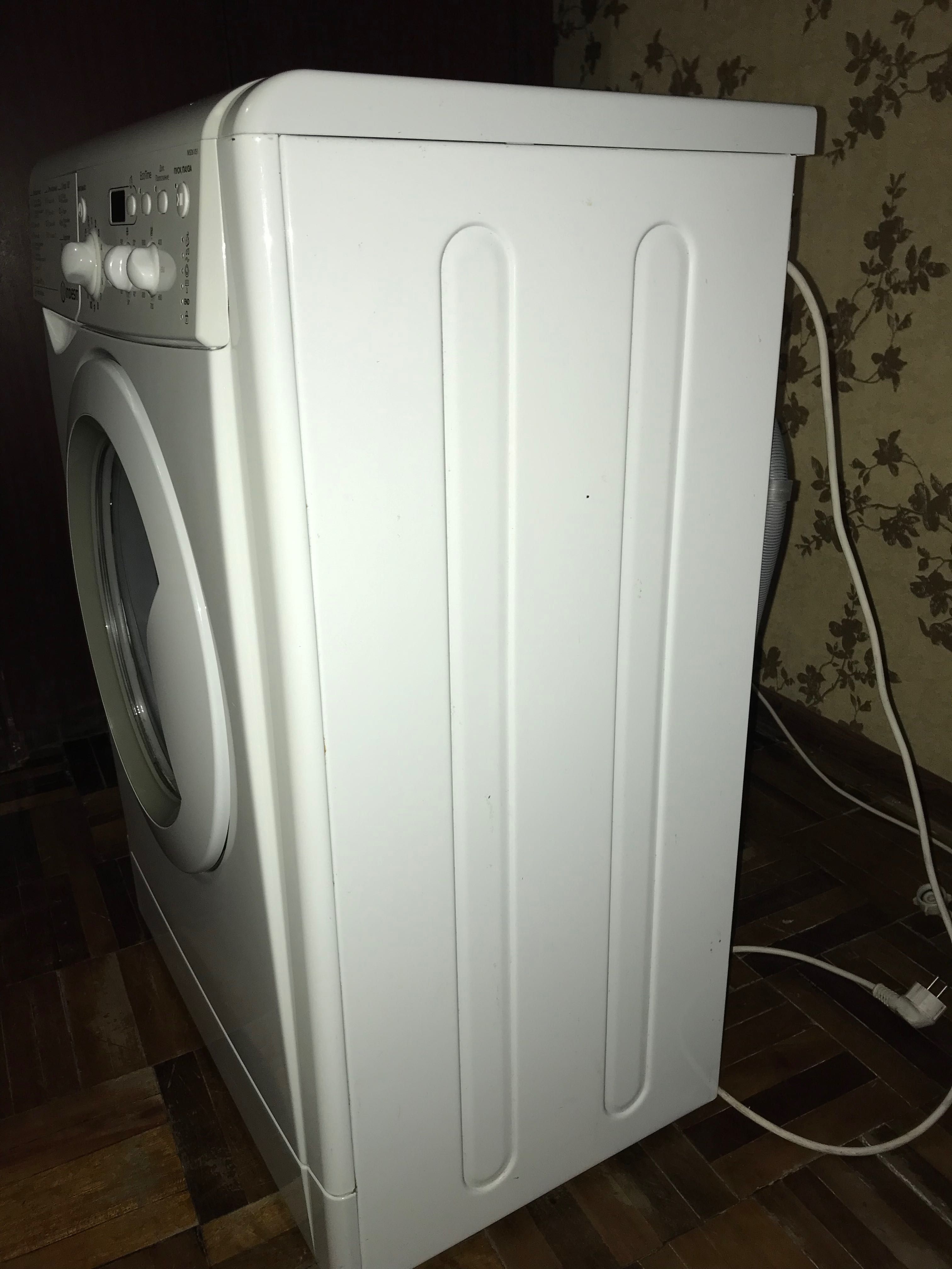 Продам стиральную машинку Indesit